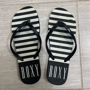 Roxy flip flops size 8 women’s